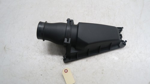 2017-2019 Infiniti QX30 OEM 2.0L Air Intake Cleaner Housing Lid A2700900601 - Picture 3 of 12