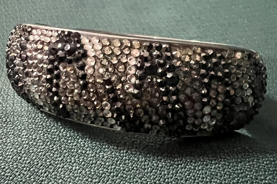 JUDITH LEIBER HINGED MAGNETIC BANGLE BRACELET PAVE CRYSTALS ZEBRA DESIGN - Image 4 of 4
