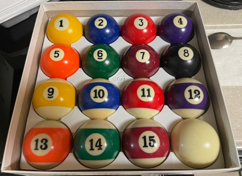CLEANED & POLISHED TRADITIONAL “DELUXE” SERIES POOL BALLS (IN GENERIC BOX) (7)