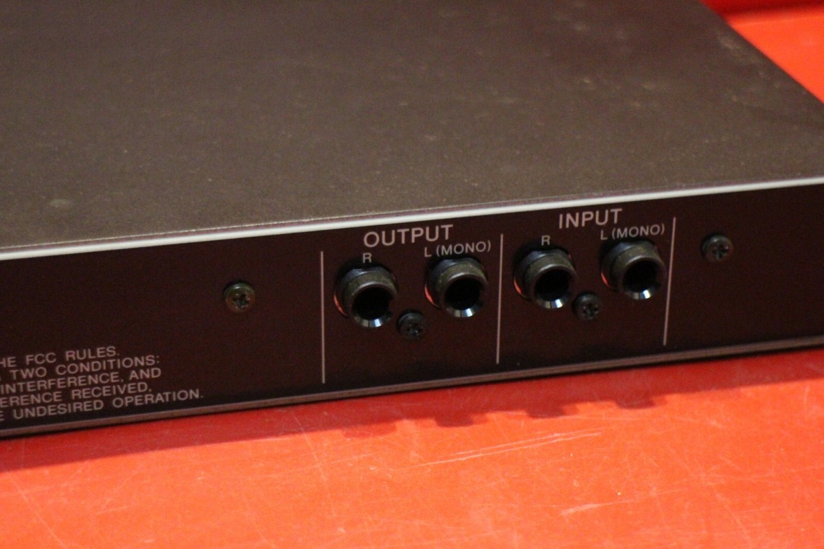 Vintage YAMAHA REV 100 Digital Reverb Reverbrator from Japan U2193