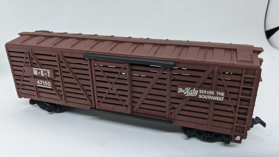 TRIX AUSTRIA N SCALE: THE KATY, M-K-T 47150,  STOCK CAR VINTAGE, BROWN - Image 2 of 3