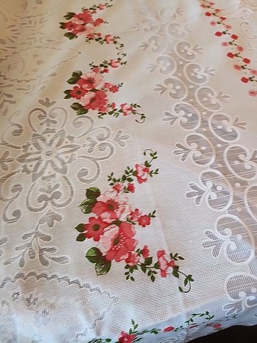 Vintage Pink Floral With scrolls White Lace Tablecloth, 63x96 - Picture 7 of 8