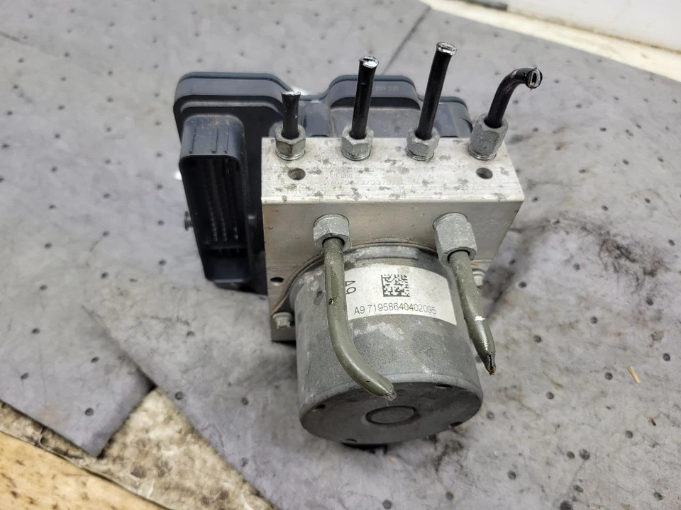 Anti-Lock Brake Part Modulator Canada Market Fits 17-19 CR-V 1705762 - Image 2 of 4