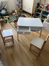 Kindertisch mit 2 St&uuml;hlen, Kindersitzgruppe 3tlg. Top Zustand/Abholung!Schublade