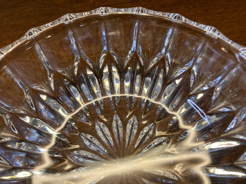 Vintage Elegant Crystal Candy Nut Dish Lid Ribbed Design Starburst Bottom - Picture 6 of 10