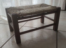 SGABELLO IN LEGNO POGGIAPIEDI IMPAGLIATO Artigianale Mis.38x23x h.21 Italiano