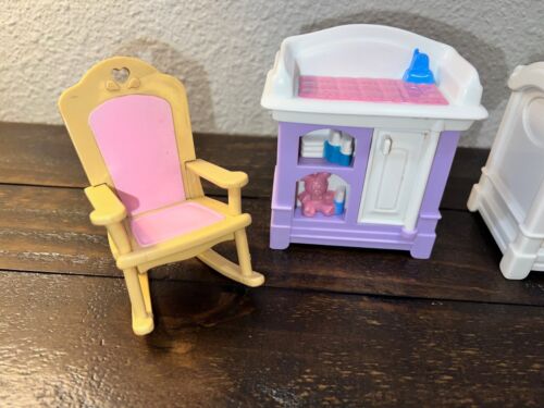 vtg 90s Dollhouse Fisher-Price Baby Nursery 6 Furniture crib,bed,rocker,changer - Picture 4 of 5