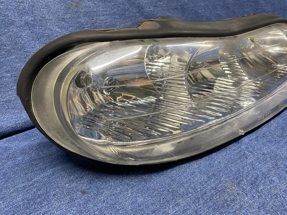 1997 98 99 20 01 02 03 04 2005 Oldsmobile Cutlass conjunto de farol direito LIMPO - Imagem 2 de 4