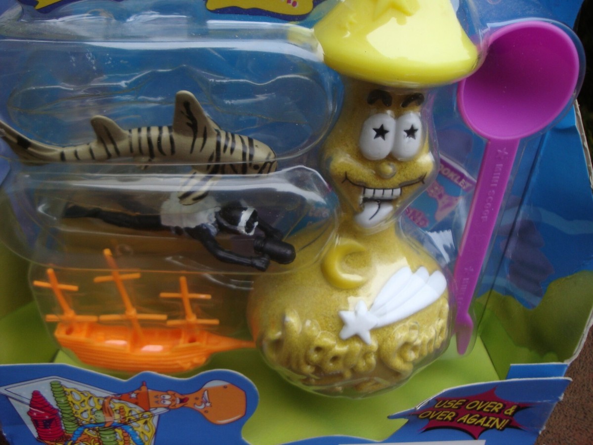 Moose's Never-Wet Wonder Sand Underwater Shipwreck World Playset