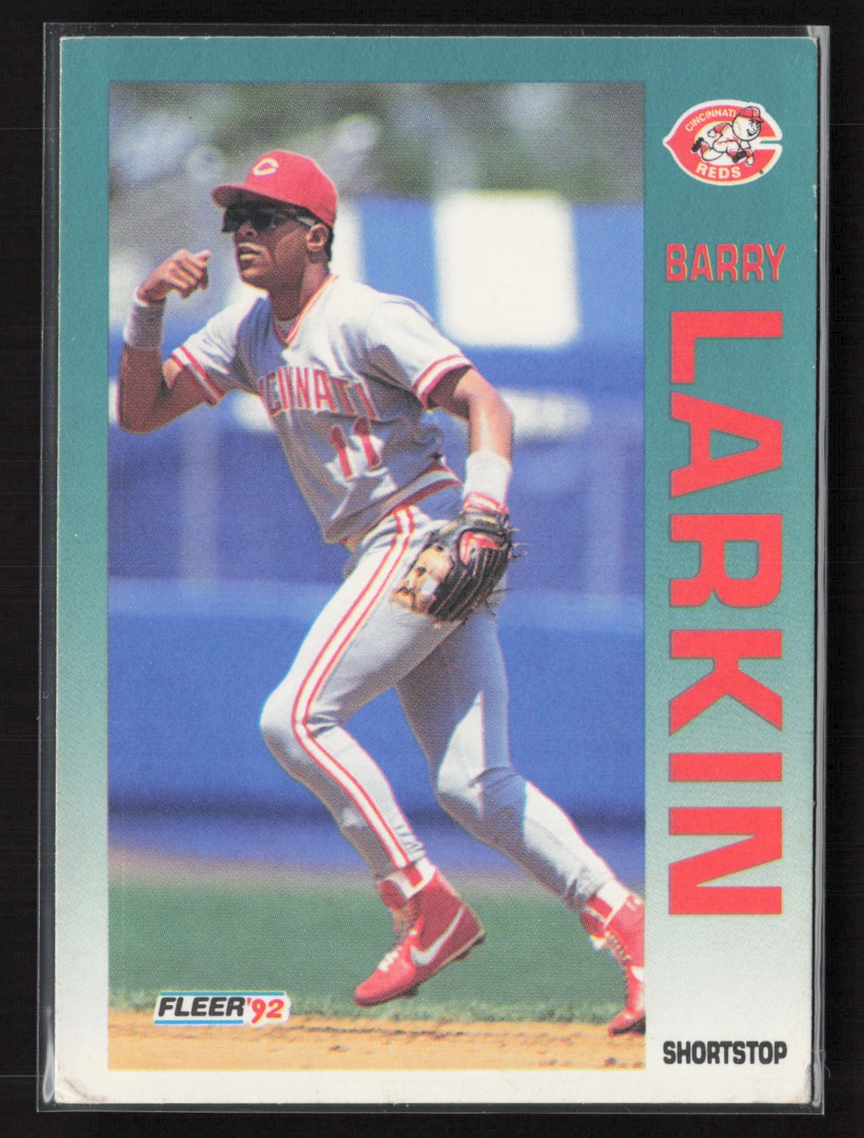 Barry Larkin #411 (Baseball Cards 1992 Fleer) — is it worth grading?