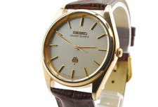 SEIKO GRAND QUARTZ 9940 8010 Wristwatch Timepiece Silver Dial Gold Case Vintage