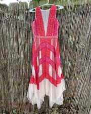 BCBGMAXAZRIA Women's Size 4 Pink/Ivory Lace V-Neck Midi Dress Zip Lined