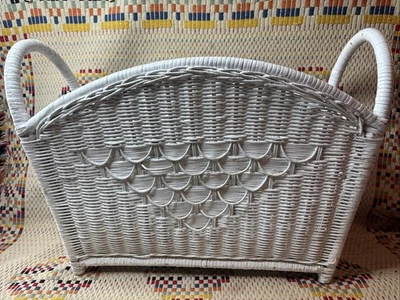 White Wicker Magazine Storage Rack Basket Shabby Chic Beach Cottage Vintage - Image 1 of 4