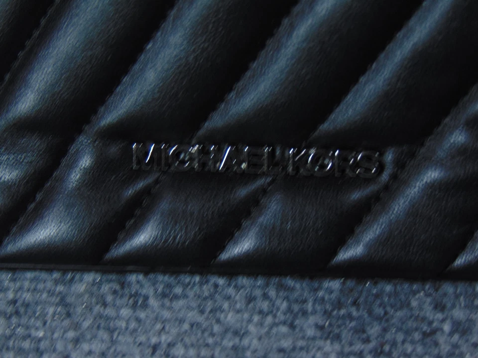 Bolso Michael Kors Suri mediano para mujer negro acolchado imitación cuero cartera Foto 3 de 4