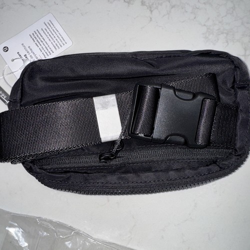 Lululemon Fanny Pack Athletica Everywhere Belt Bag Black FREE SHIPPING - Picture 4 of 7