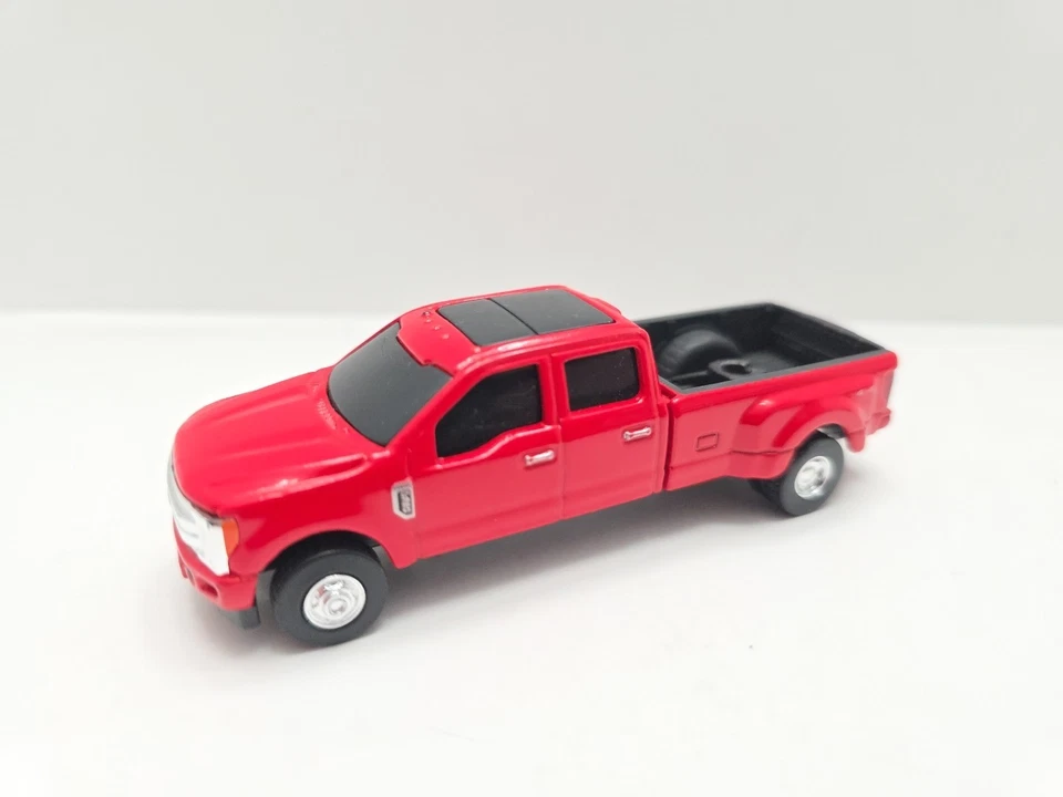 ERTL 1/64 SCALE 2017 FORD F-350 DUELIE 4X4 PICKUP RED W/ Horse Trailer  - Image 2 of 4