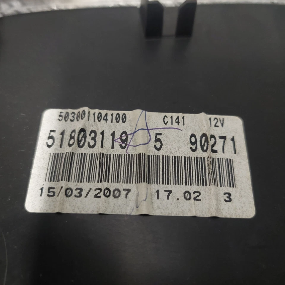 Fiat Grande Punto MK3 2007 1.2 petrol ignition barrel key transponder engine ecu - Image 3 of 4