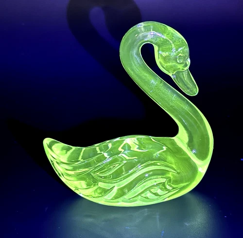 Vintage Fenton Clear Glass Swan Figurine Pressed Glass 4" Mid Century Glow