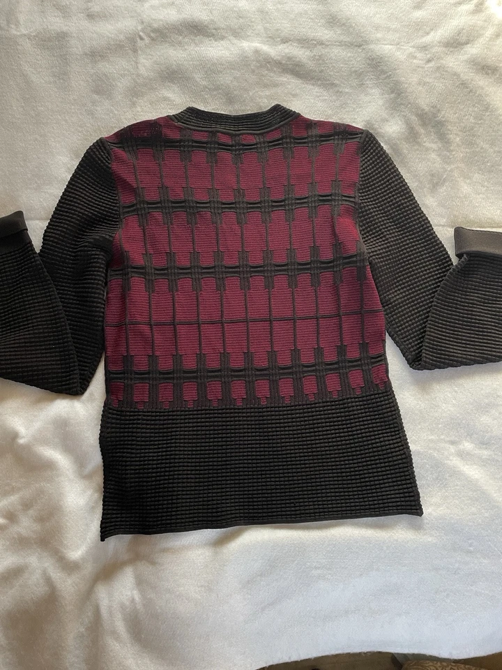 Suéter Cuello Redondo Top a Rayas Rojo Arándano/Negro Elástico Talla M Foto 4 de 4