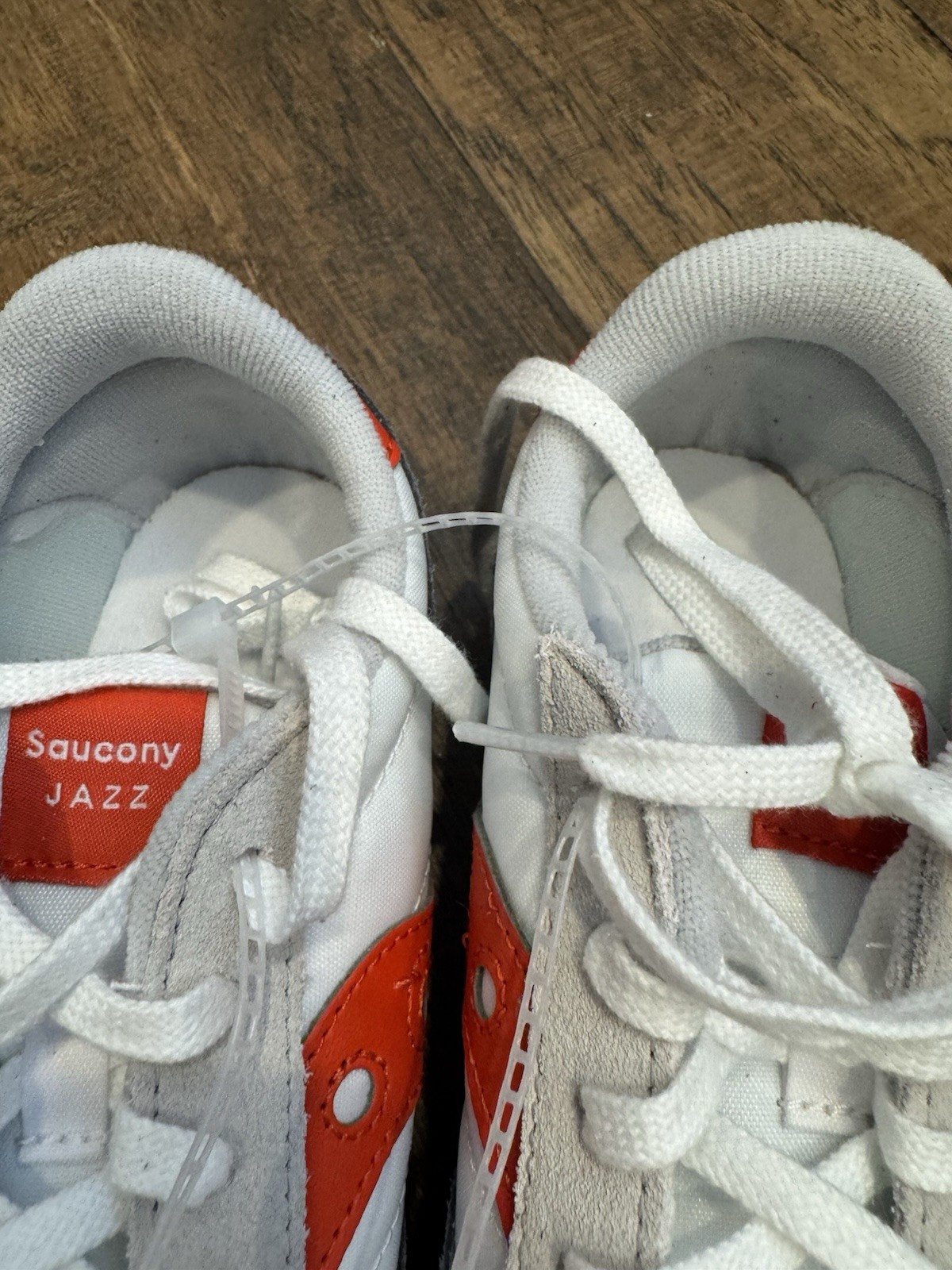 Saucony Jazz Original Sneakers White Red Grey Kids Sz 3 Unisex Boys Girls thumbnail 4