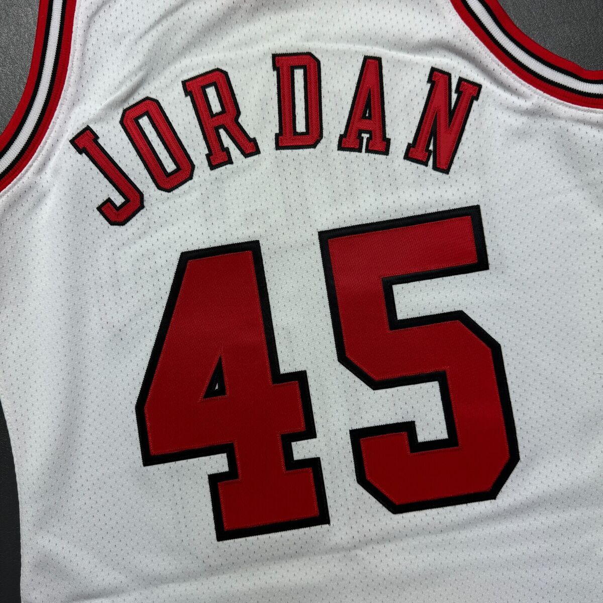 100% Authentic Michael Jordan Mitchell Ness 94 95 #45 Bulls 100% Authentic Michael Jordan Mitchell Ness 94 95 #45 Bulls