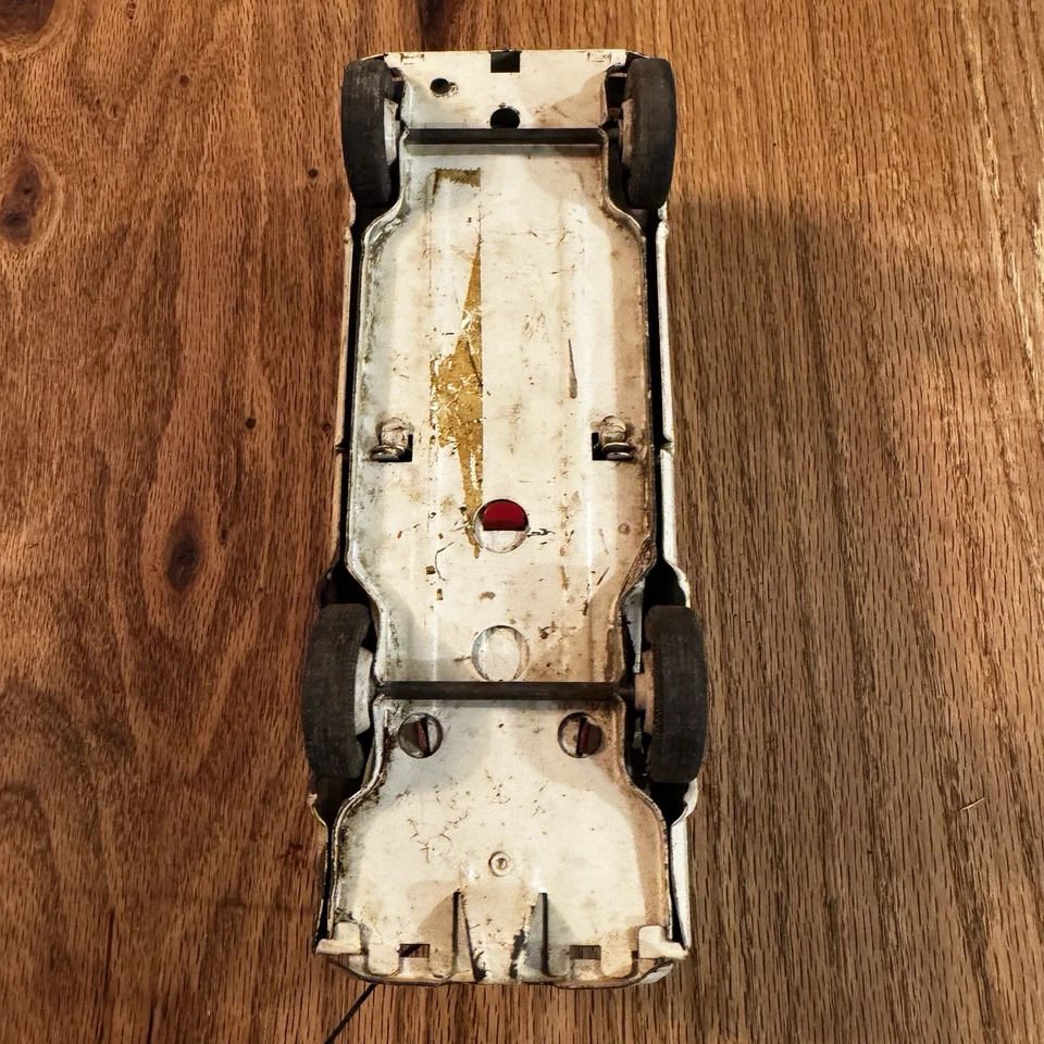 Vintage 1960 Tonka White & Red Metal Mini Jeep Pickup Wrecker Tow Truck - Image 4 of 4