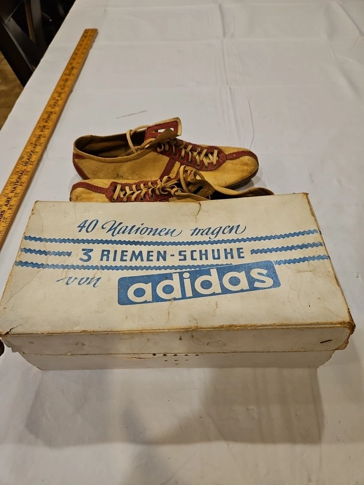 ¡Zapatillas Adidas vintage años 50 con caja original!! Foto 2 de 4