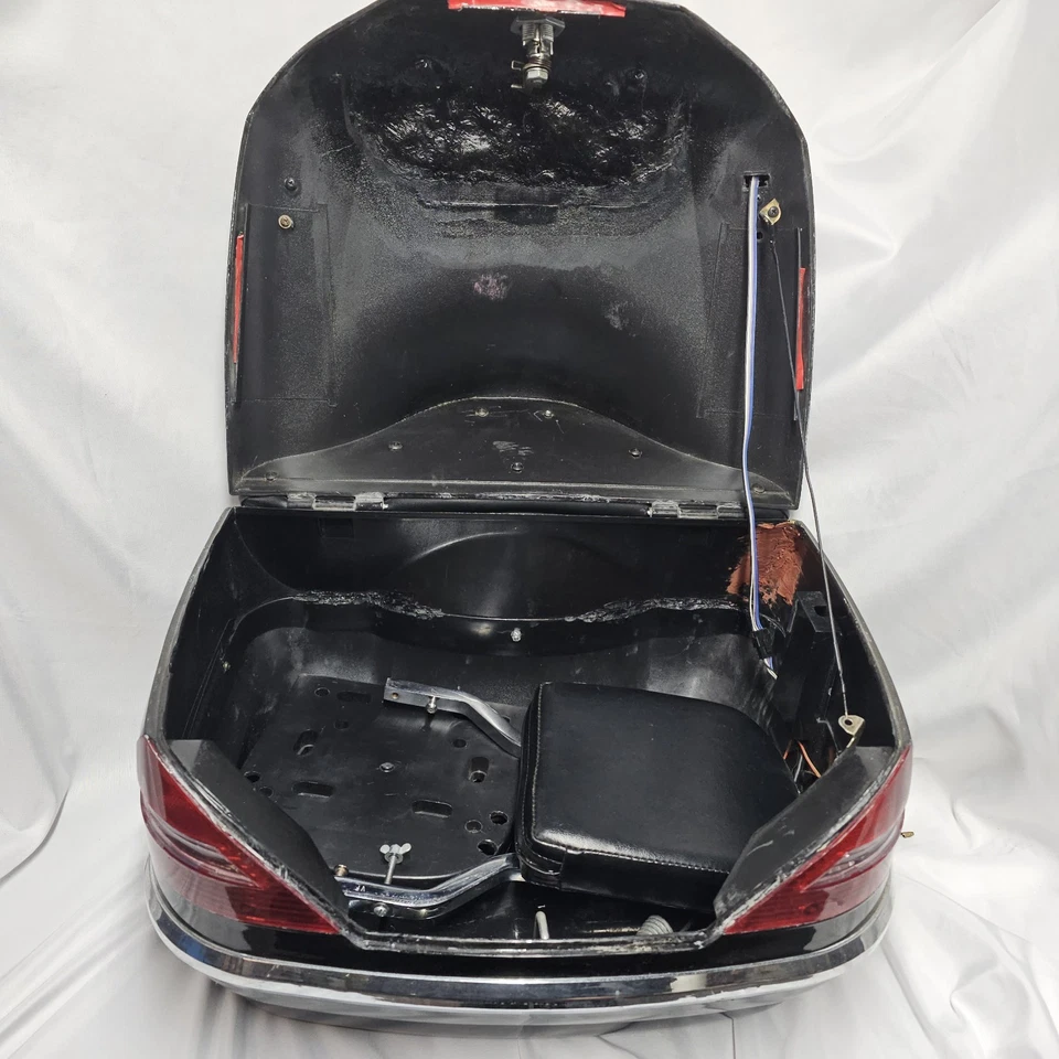 VIP Style Universal Motorcycle Trunk Tail Box Luggage Trunk w/ Light - Image 2 of 4