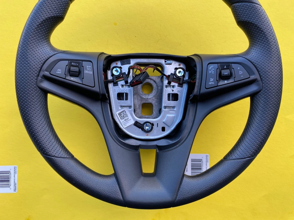 Volante conductor Chevrolet Trax 2017-2022 envuelto en negro OEM 42769627 Foto 4 de 4