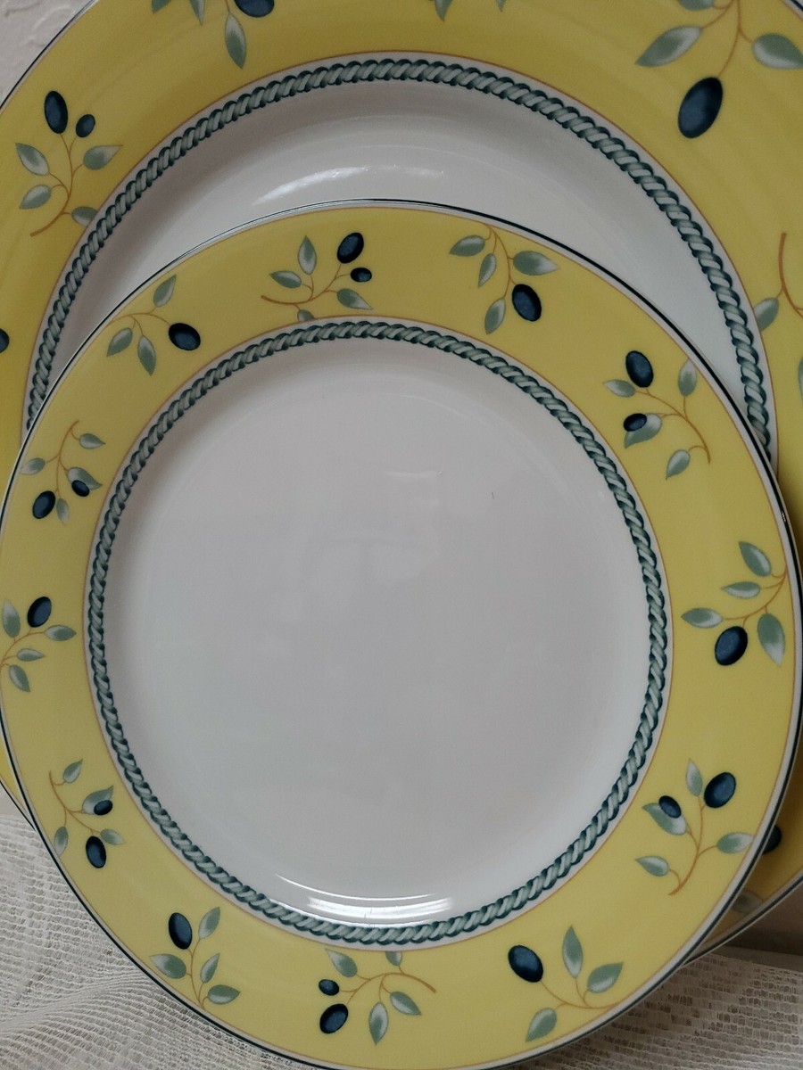 Royal Doulton Blueberry Dinner Plate & Salad Plate Yellow Royal Doulton Blueberry Dinner Plate & Salad Plate Yellow