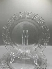 Set Of 2 Vintage Grape Leaf Design 9 3/4” Dinner Plates