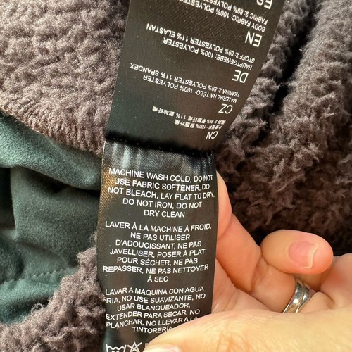 NWT Kuhl Prism 1/2” Zip Women’s XS Mulberry Luxuriously Soft & Warm - Picture 8 of 13