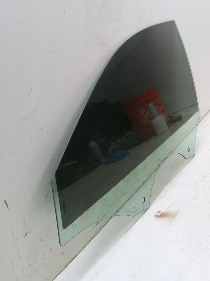 Panel de vidrio ventana puerta delantera izquierda Audi A3 2017-2020 OEM Foto 2 de 4