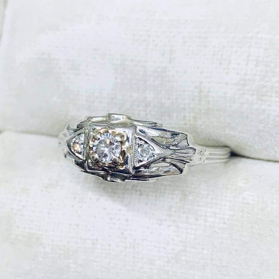 Vintage 0.15 Ct 14k White Gold Round Cut Diamond Art Deco Wedding Ring Size 6.5 - Image 2 of 4