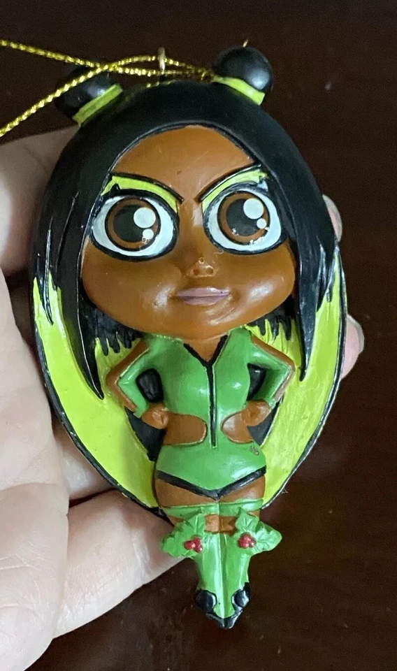 WWE Naomi Elf Adorno de Navidad Lucha Libre 2018 Clay Ilconics Luchador Smackdown Foto 2 de 4