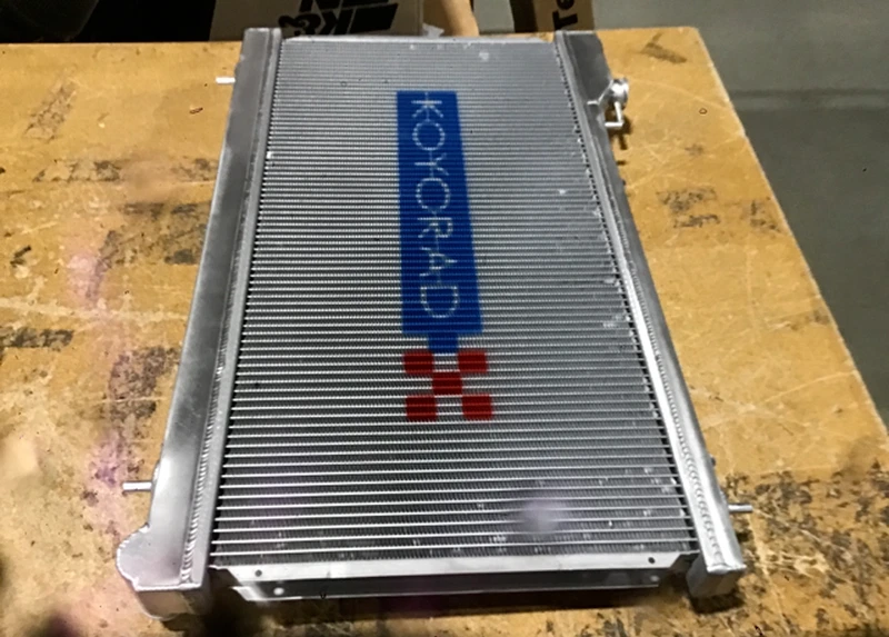 Radiador de aluminio Koyo 36 mm Hyper V Series Racing para 99-01 Subaru Impreza RS Foto 2 de 4