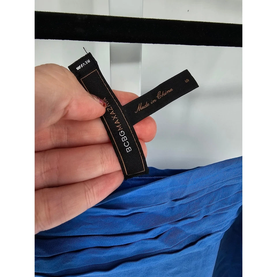 BCBGMaxazria Womens Sz S Cold Shoulder 100% Silk Blouse Blue Short Sleeve - Image 3 of 4