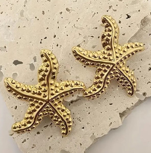 Gold Metal Starfish Stud Earrings Butterfly Back Sea Life Beach Theme
