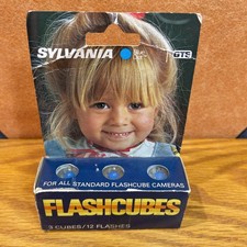 1970s GTE Sylvania Blue Dot Flash Cubes 3 Cubes/12 Flashes New Open Box
