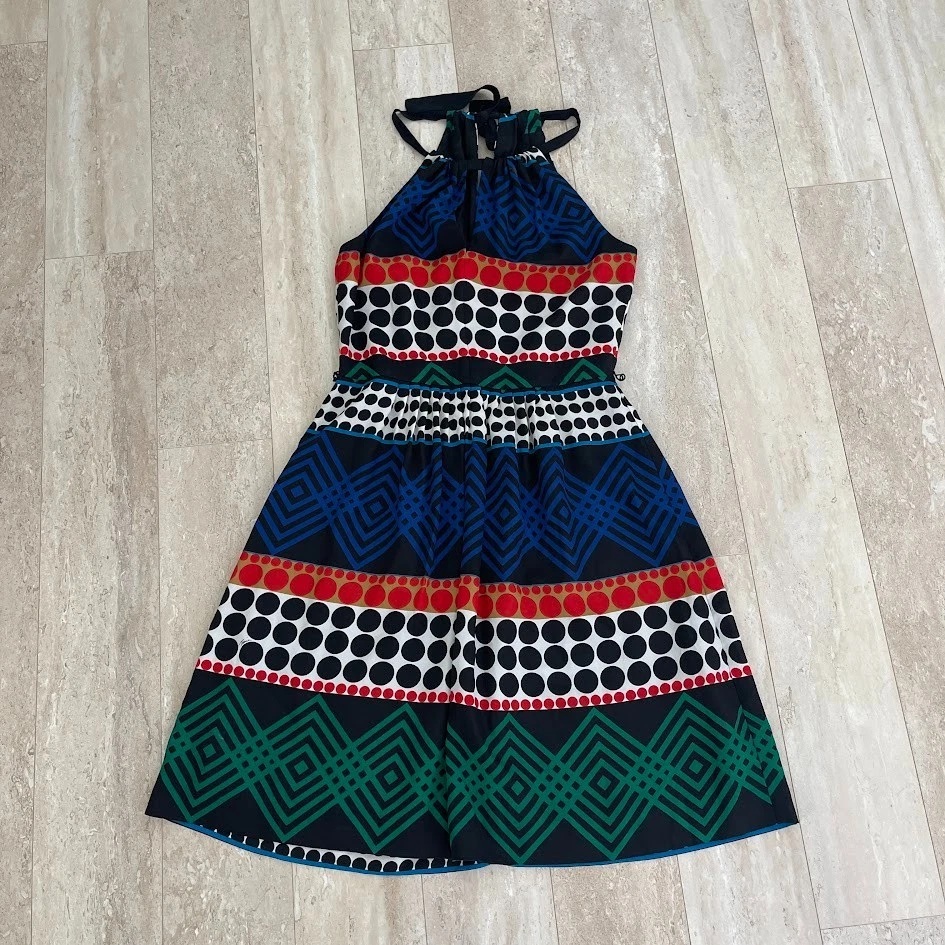 Mini vestido Trina Turk feminino Chazz seda halter artístico bolinhas geométrico tamanho 4 - Imagem 2 de 4