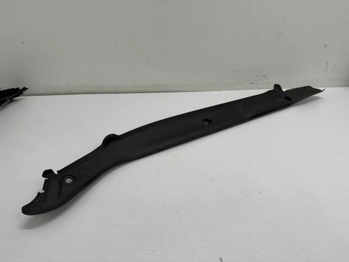 Volkswagen Touareg III 2023 Rechts Verkleidung Kotflügel 760821112A NAR112529