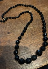 VINTAGE BLACK GLASS FACETED GRADUATED BEAD NECKLACE