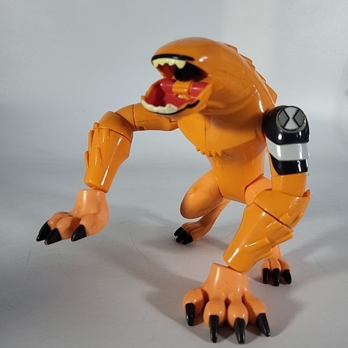 Ben 10 Wildmutt Action Figure Orange Expandable Sound 17cm Bandai - Picture 2 of 9