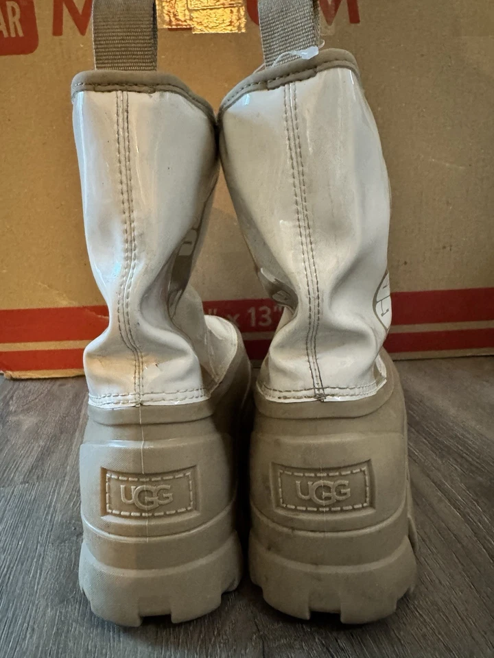 UGG Classic Brellah Mini Boot Mustard Seed Jasmine 女式 9 码 1144059 — 第 4/4 张图片