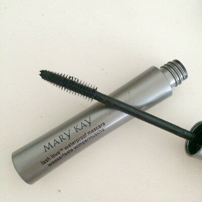 MARY KAY LASH LOVE WASSERFESTE WIMPERNTUSCHE NEU IM KARTON **ERSTAUNLICH** SCHWARZ NEU IM KARTON WOW-Effekt!