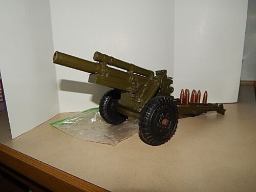 1950S 12 INCH MARX ARTILLERY W/7 OF 8 ARTILLERY SHELLS - Picture 1 of 4