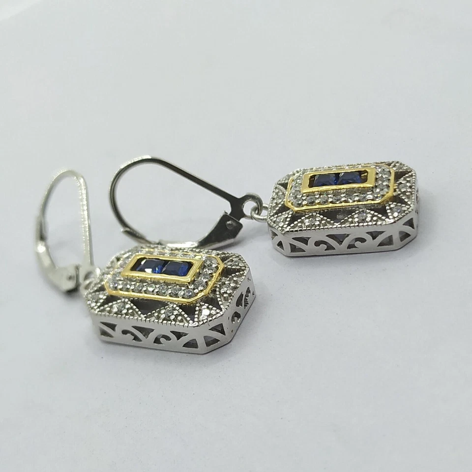 Pendiente colgante Art Deco de zafiro simulado princesa de 3 quilates chapado en oro de dos tonos de 14 k Foto 2 de 4