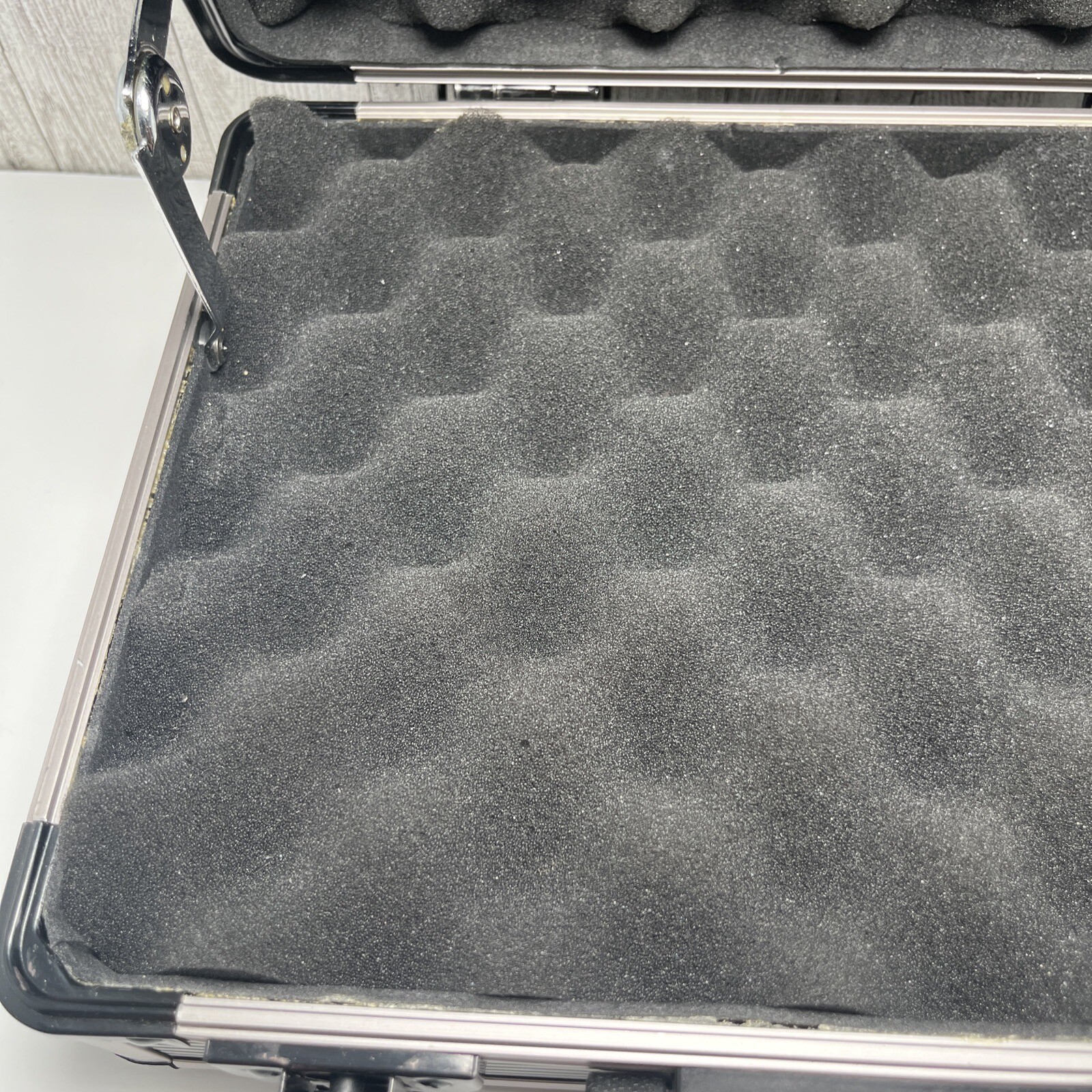 ADG Sports Portable Gun Revolver Pistol Hard Carrying Case 13x9x5 No Keys eBay