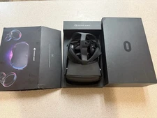 Meta Oculus Quest 1 All-in-one VR Gaming Headset. 2 Controllers 64GB Black W/Box