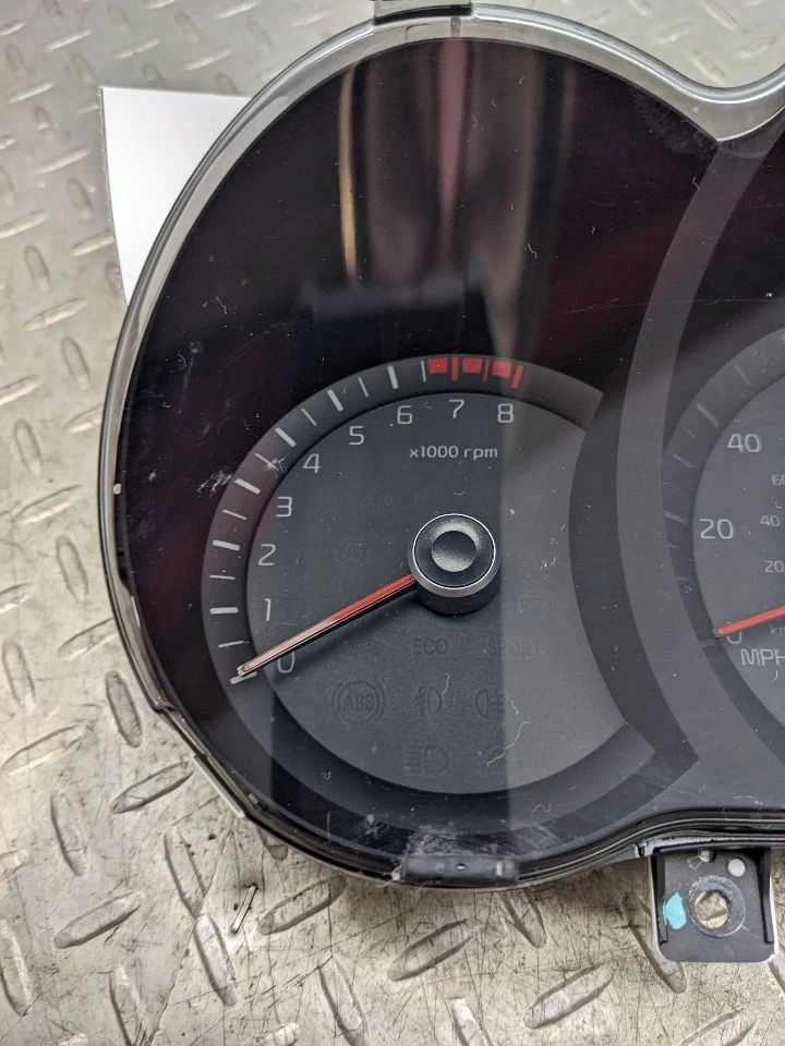 Speedometer Cluster MPH VIN 7 8th Digit Fits 14-15 OPTIMA 1164596 - Image 2 of 4